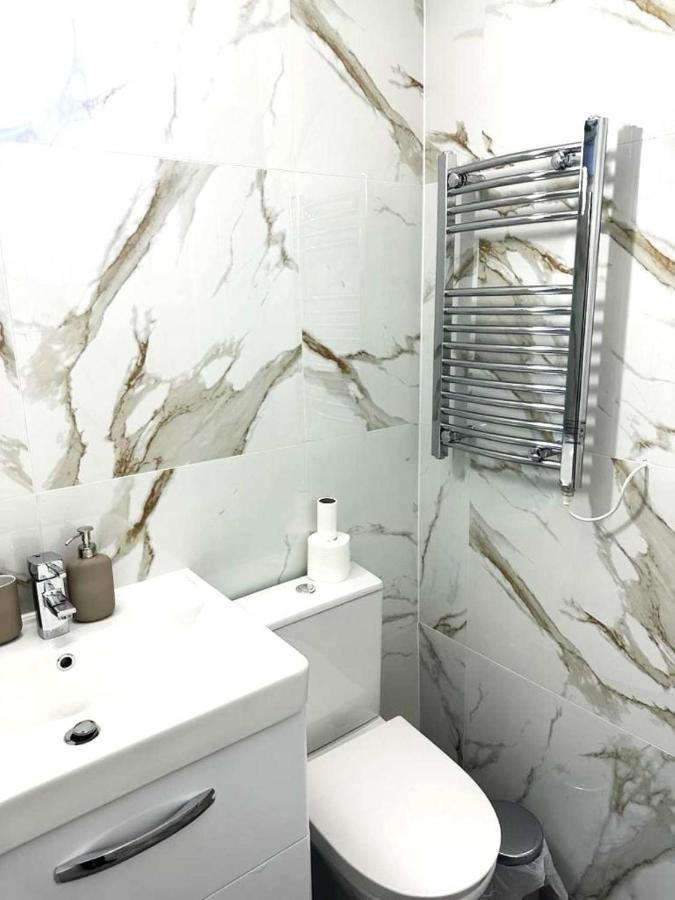 Stylish Apartment At Carlton Grove London Ngoại thất bức ảnh